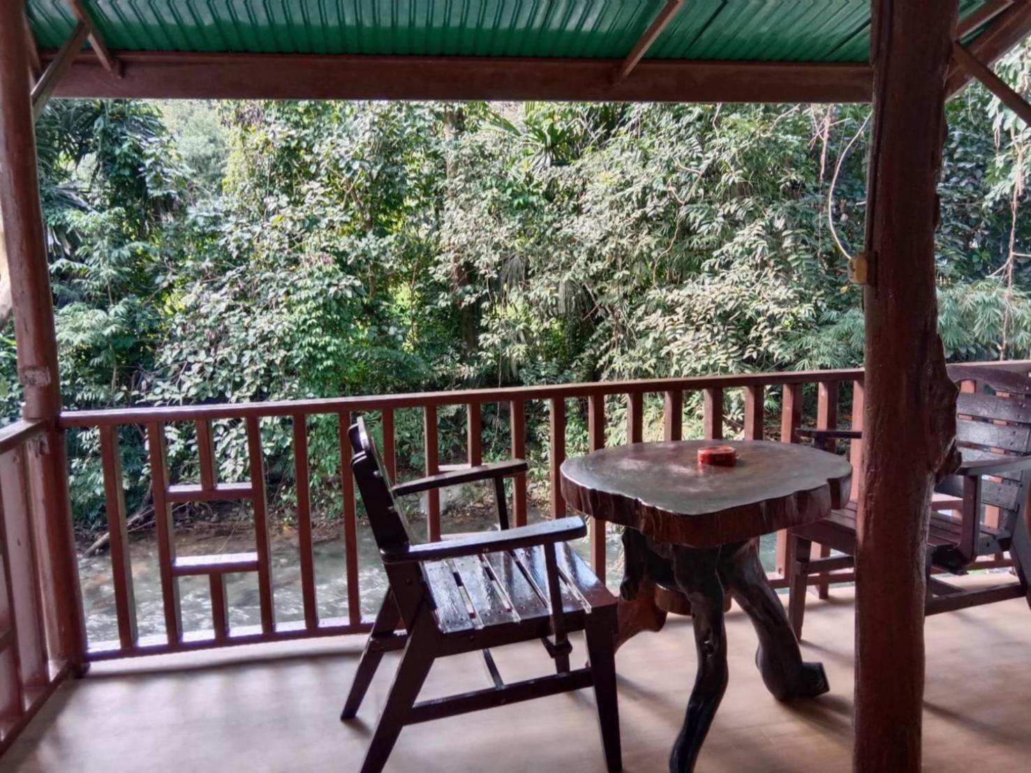 Tree Tops River Huts Khao Sok National Park Bagian luar foto
